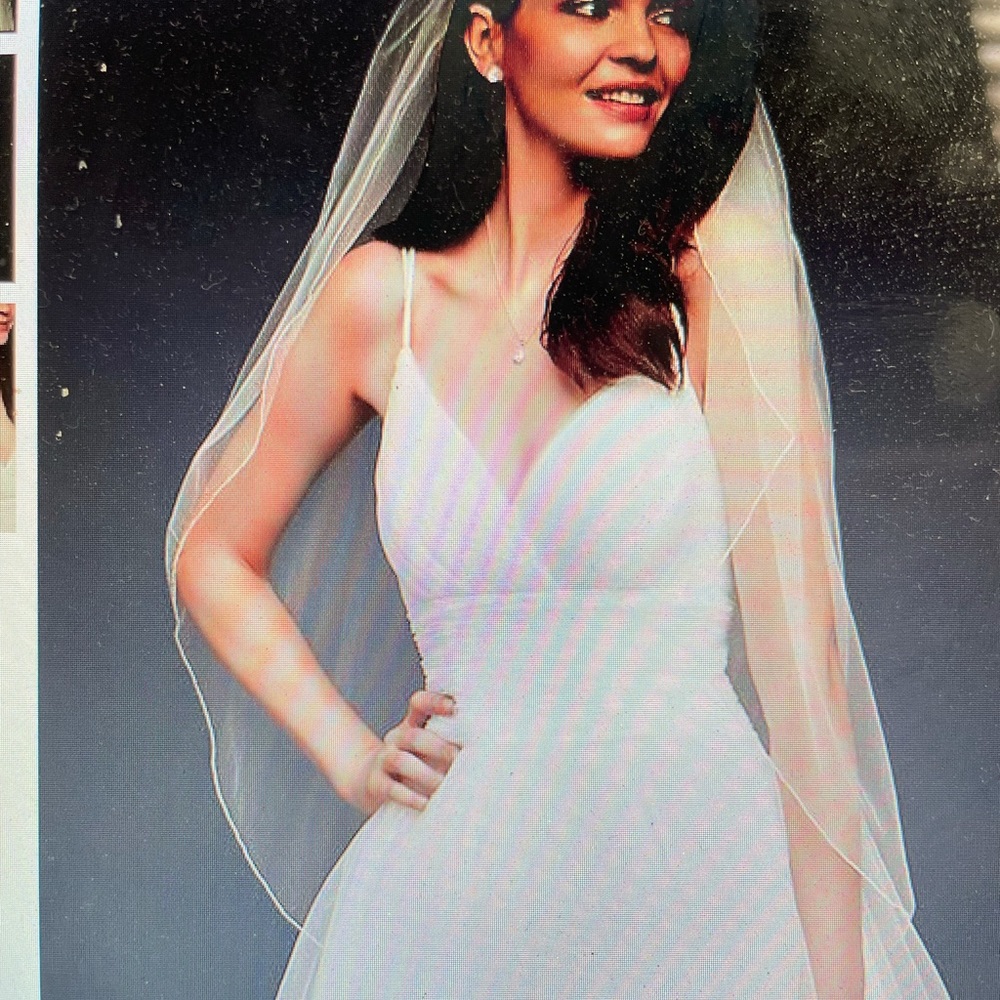 NWT Fingertip David’s bridal Veil
